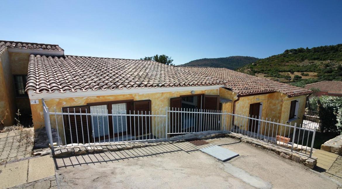 Katy Villa *